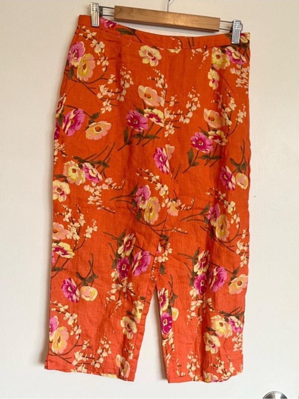 Vintage Linda Bertozzi orange floral linen capri pants 
size 10
